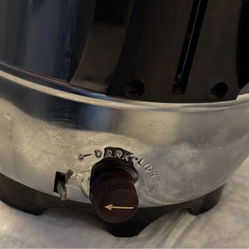 Vintage Chrome Toaster, Warming Tray, Brush & Bakelite ? Handles & Trim. 1950’s - Picture 6 of 12